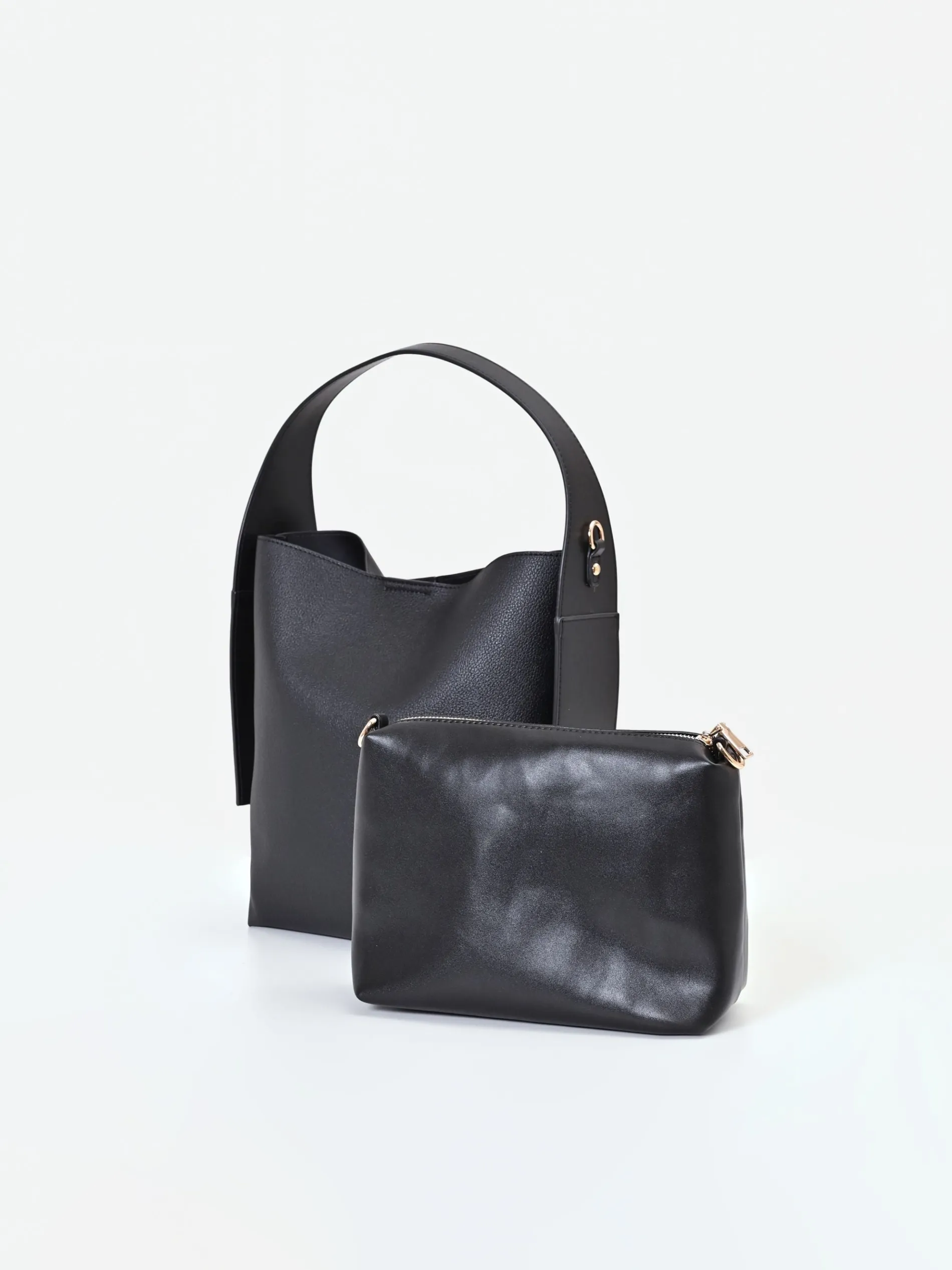 BORSA A SPALLA NERA DALLA LINEA MORBIDA