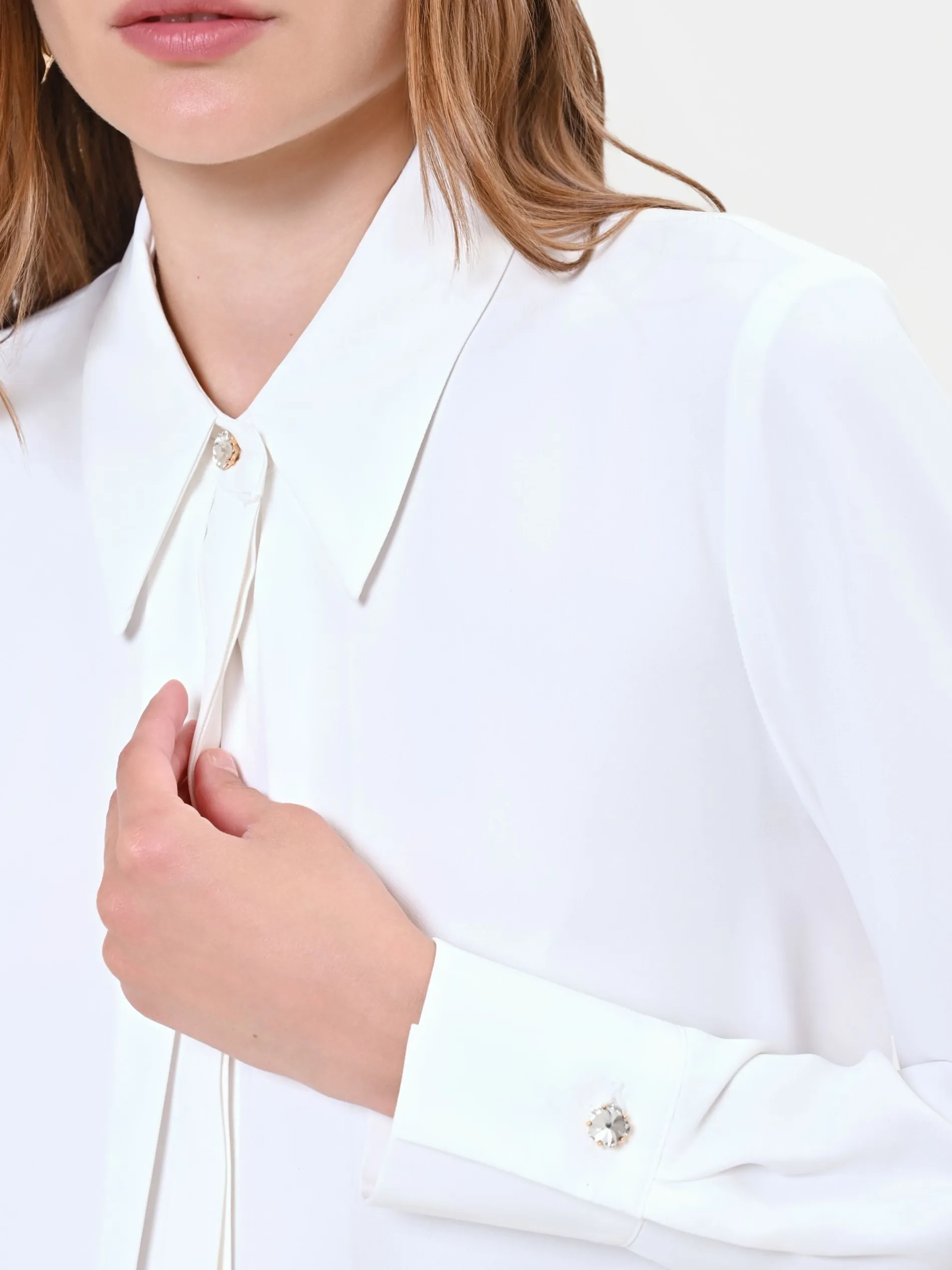 CAMICIA BIANCA CON BOTTONE GIOIELLO