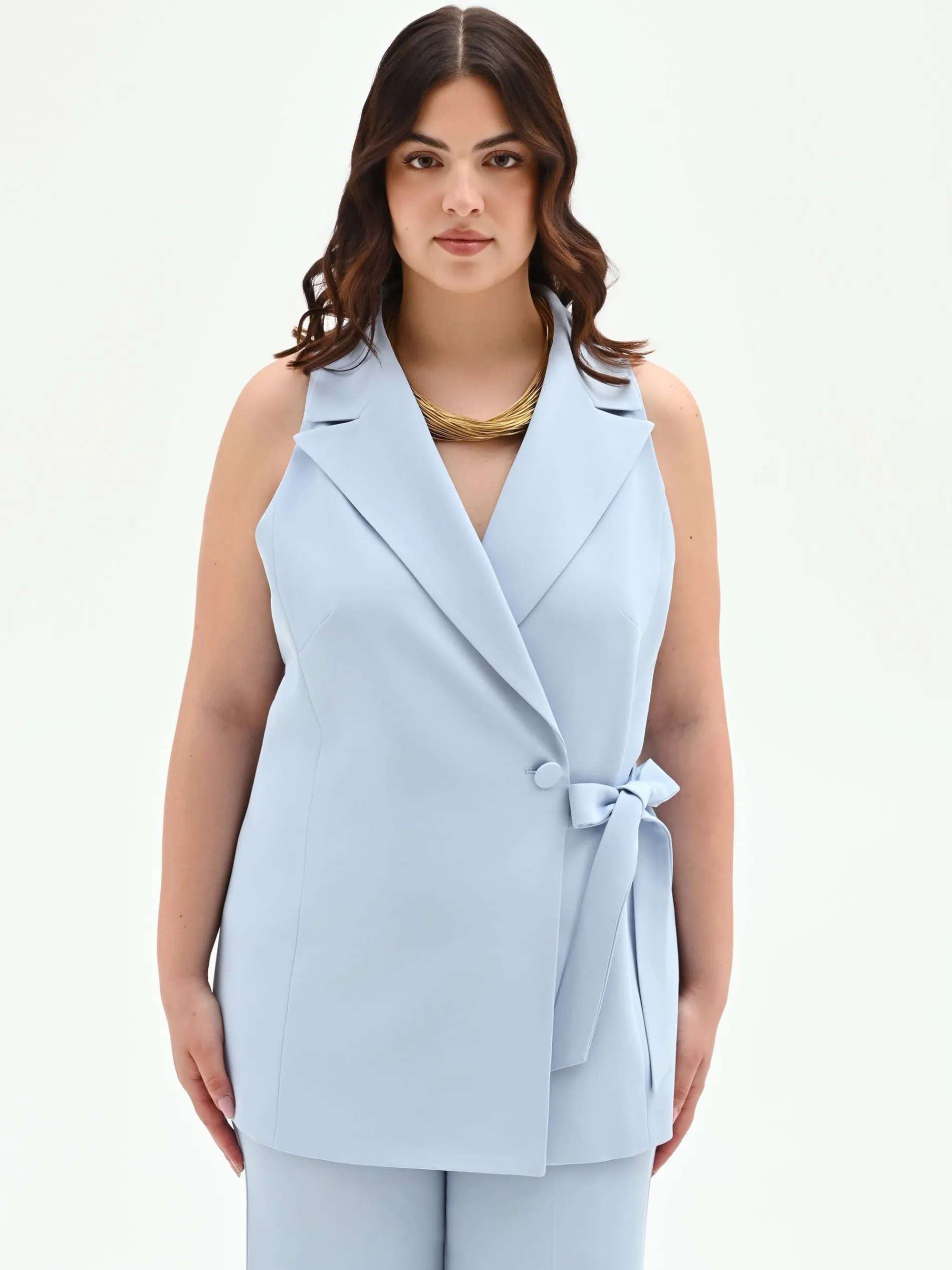 GILET CURVY CIELO AZZURRO CON CHIUSURA A NASTRO