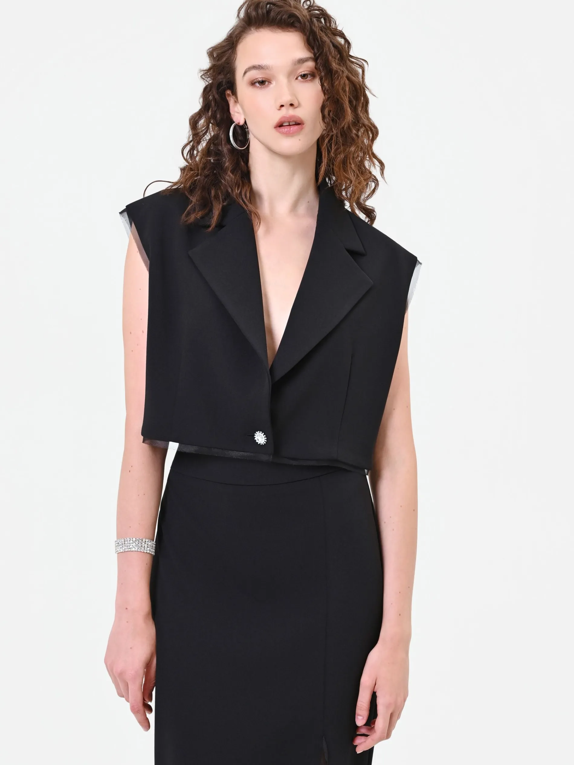 GILET NERO CROPPED CON DETTAGLI VELATI