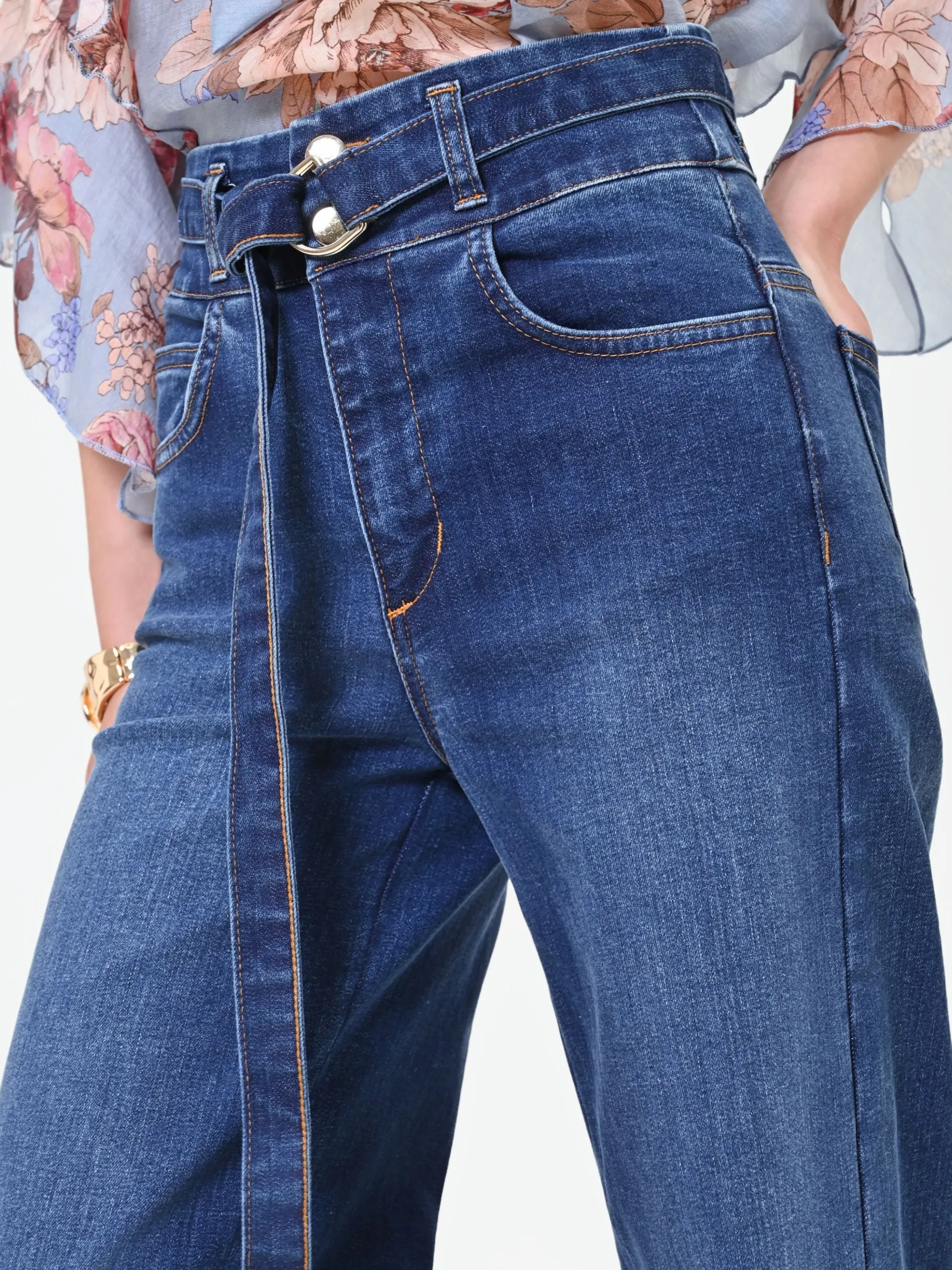 JEANS BLU A VITA ALTA CON CINTURA GAMBA AMPIA