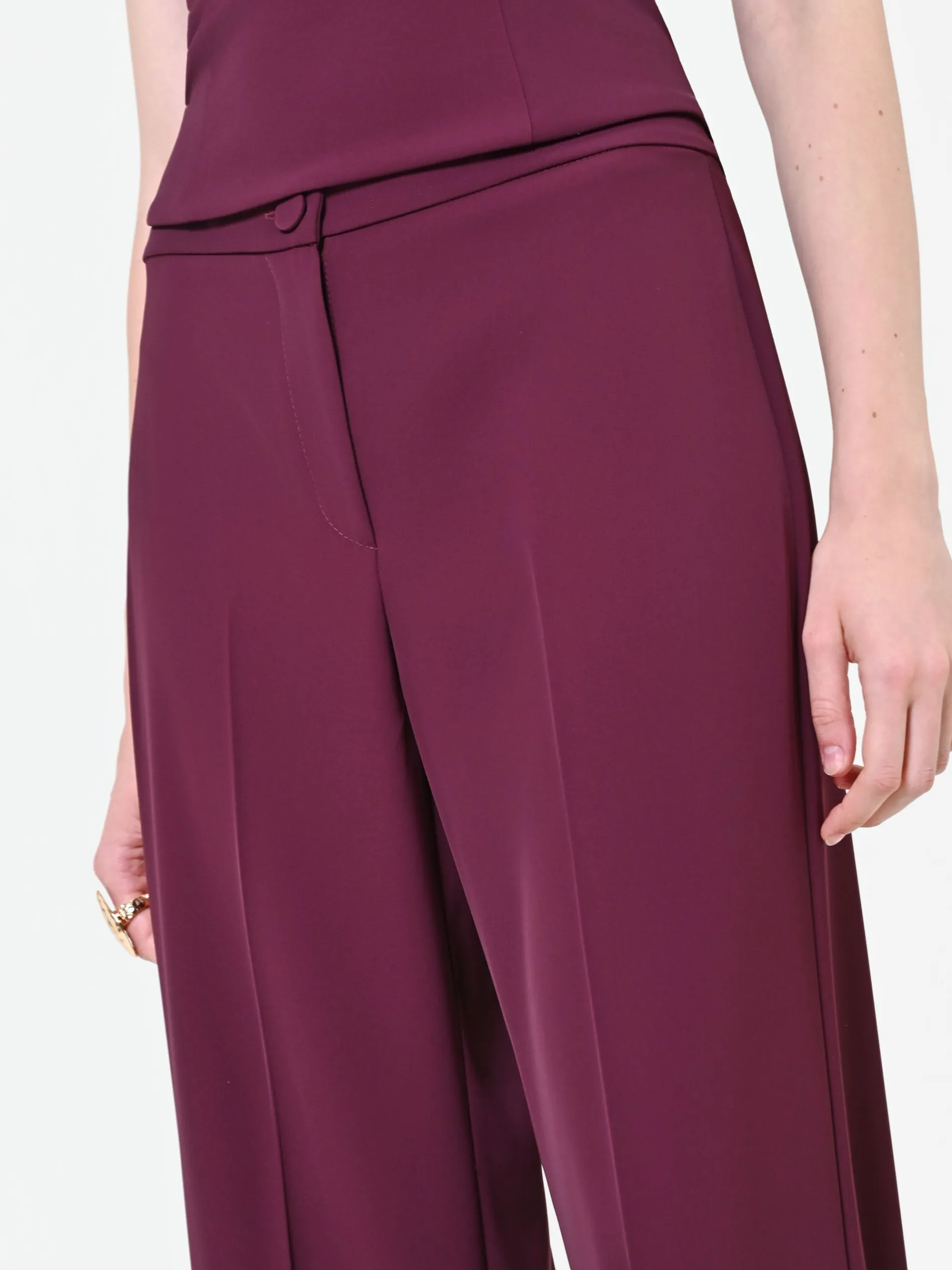 PANTALONE A PALAZZO BORDEAUX DALLA LINEA FLUIDA