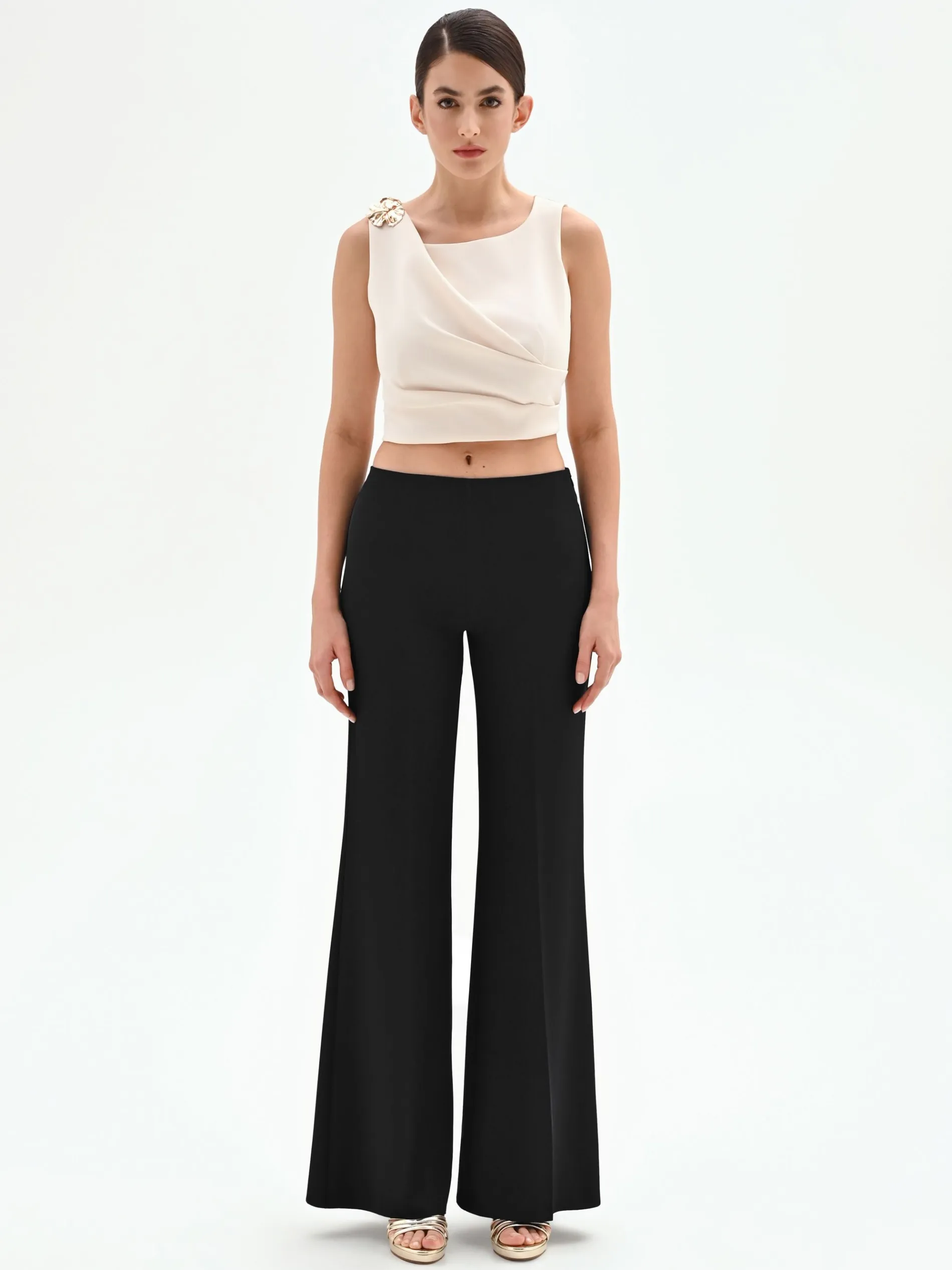 PANTALONE A PALAZZO NERO CON PIEGA STIRATA