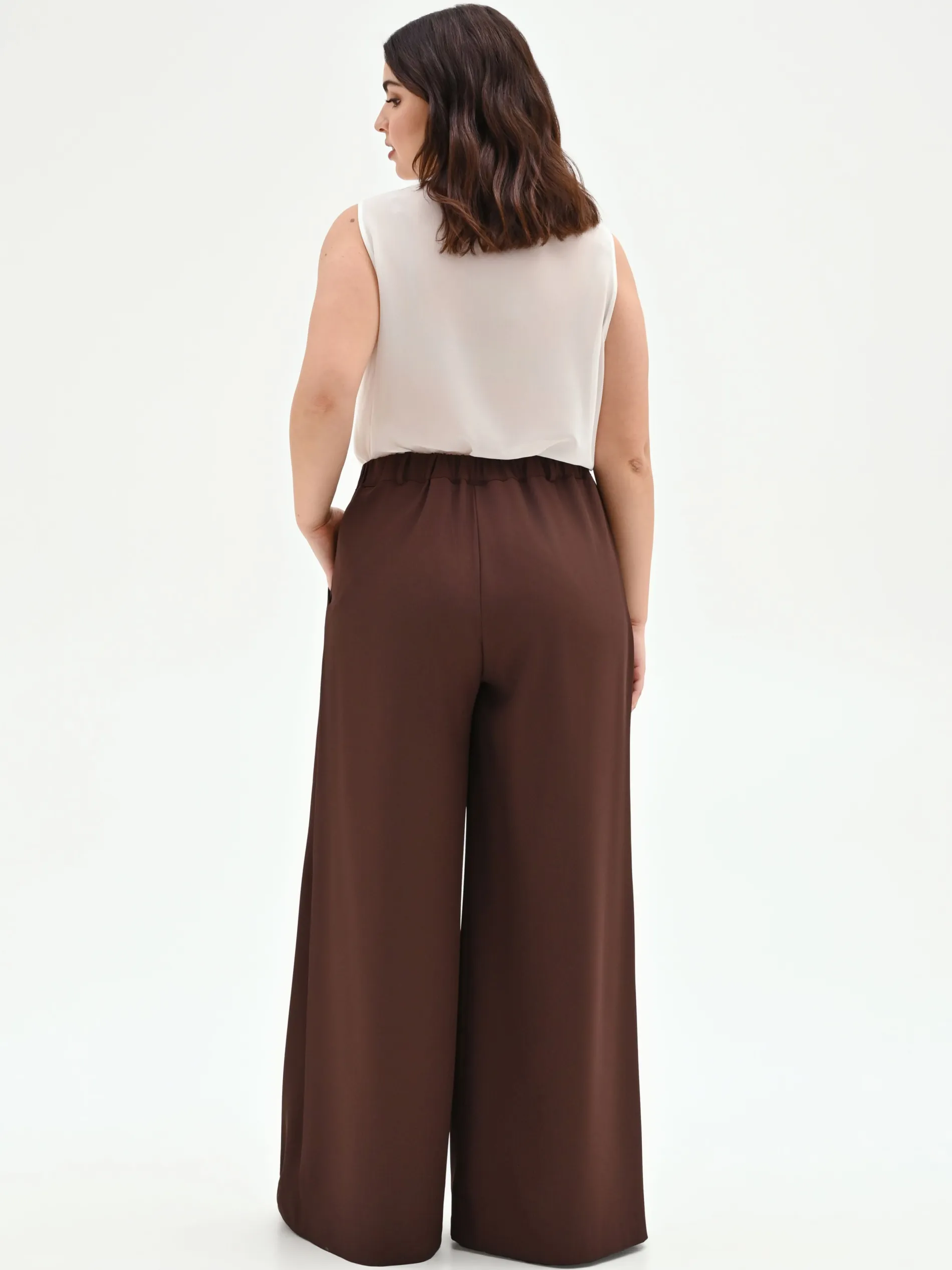 PANTALONE CURVY A PALAZZO CIOCCOLATO CON PINCES