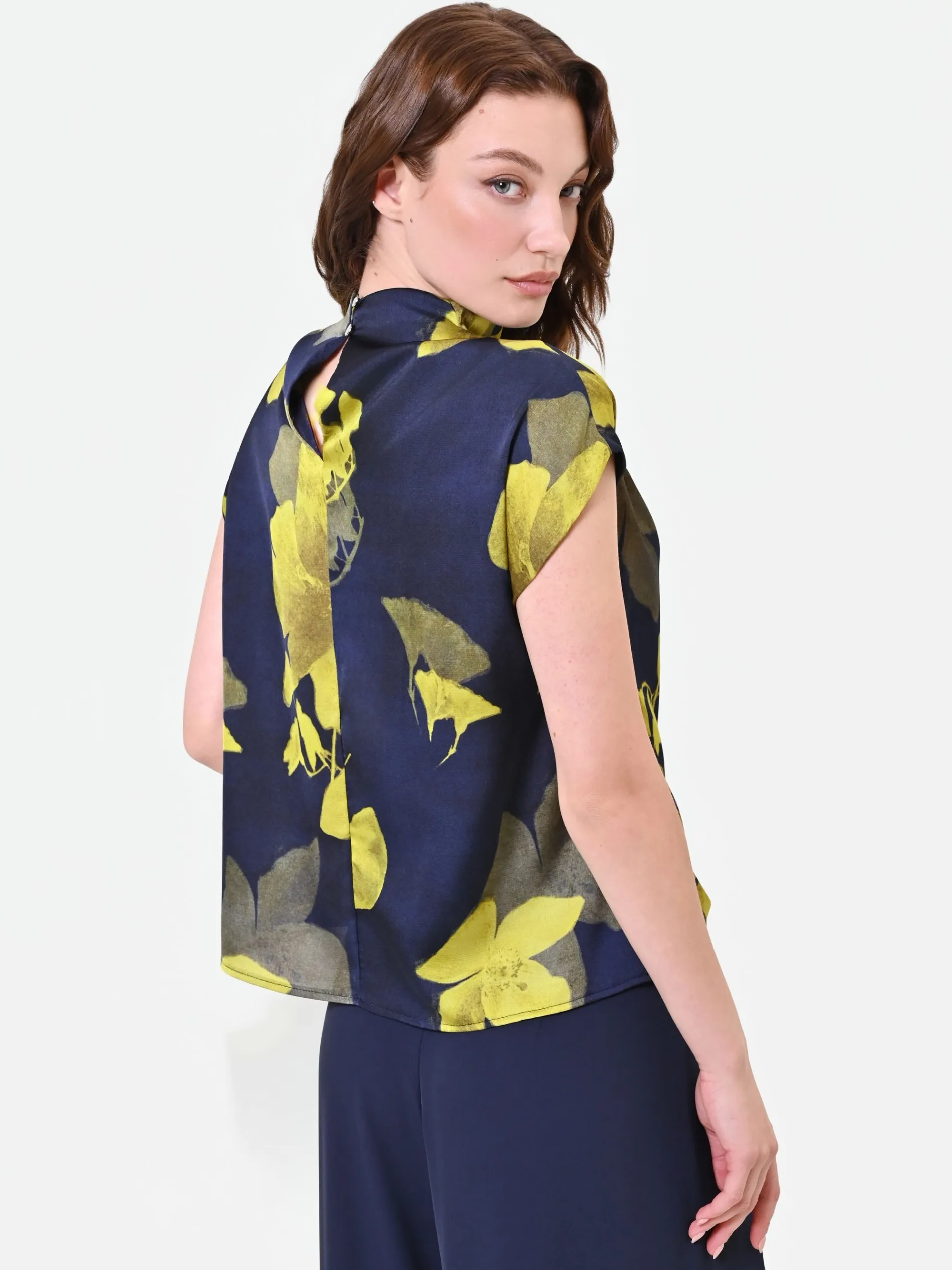 TOP BLU NAVY CON COLLO DRAPPEGGIATO E STAMPA FLOREALE