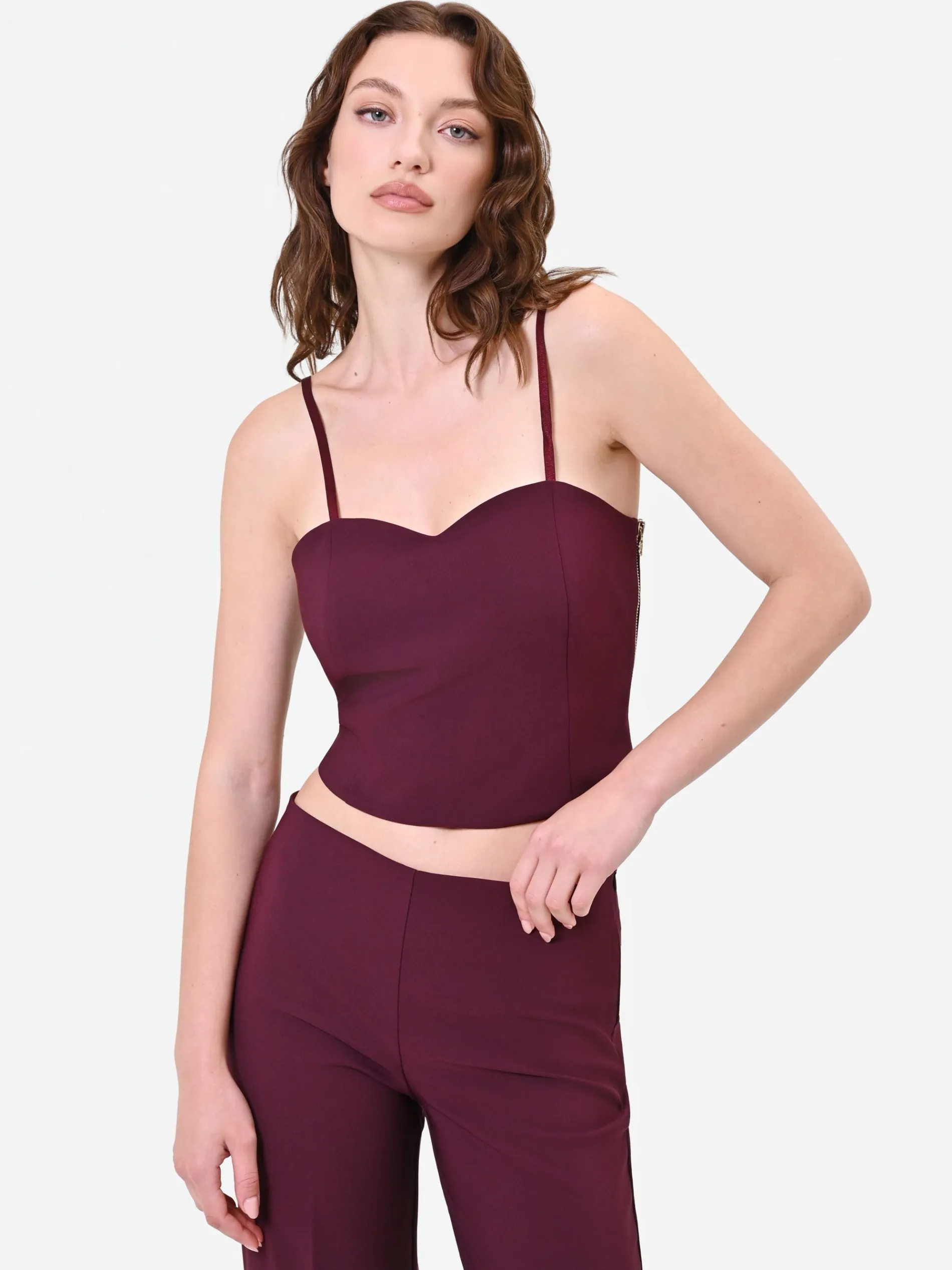 TOP CROP BORDEAUX ROSSO CON SCOLLO A CUORE