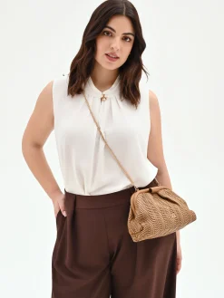 TOP CURVY BIANCO PANNA CON SPILLA GIOIELLO