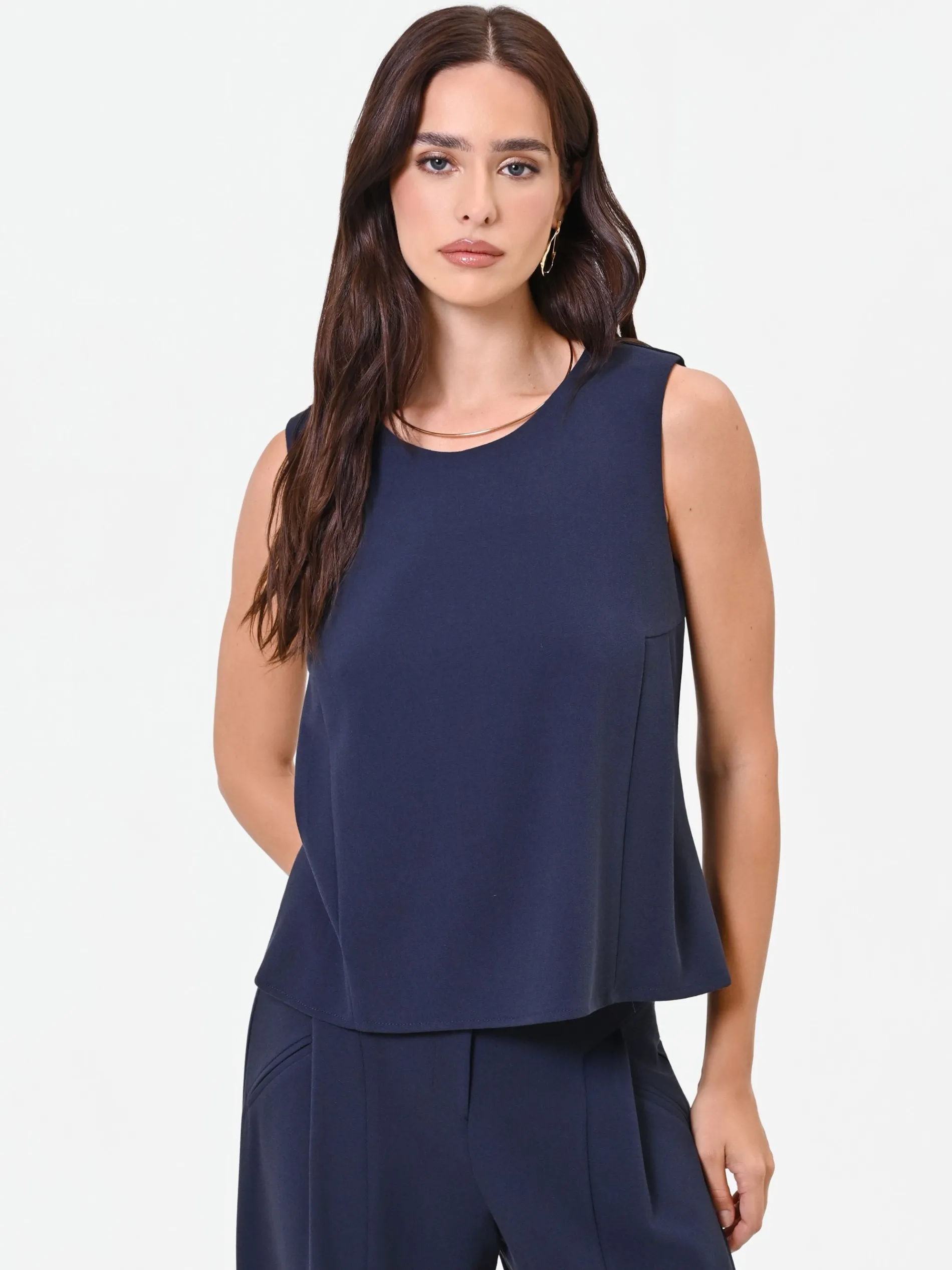 TOP GIROCOLLO BLU NAVY DALLA LINEA ESSENZIALE