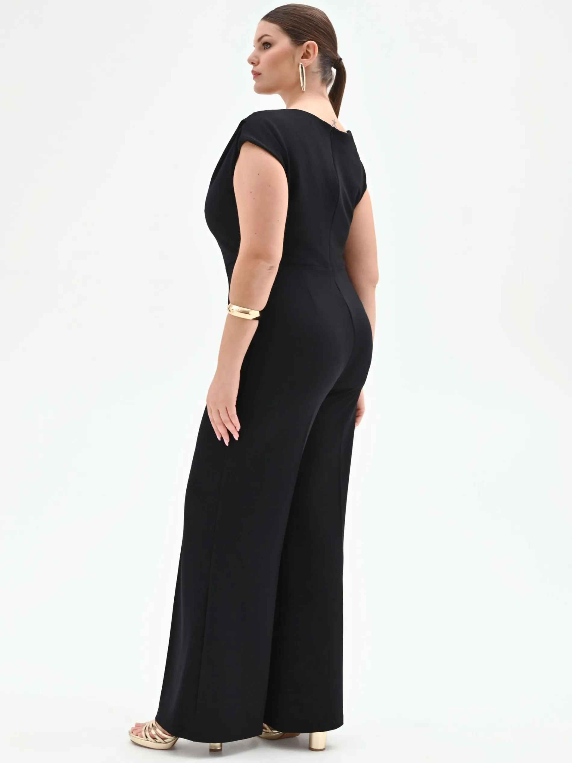 TUTA NERA CURVY CON SCOLLO ASIMMETRICO